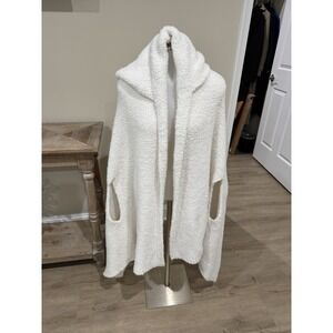 Aire Boutique Ivory Bouclé Hooded Sleeveless Wrap Vest w/ Pockets